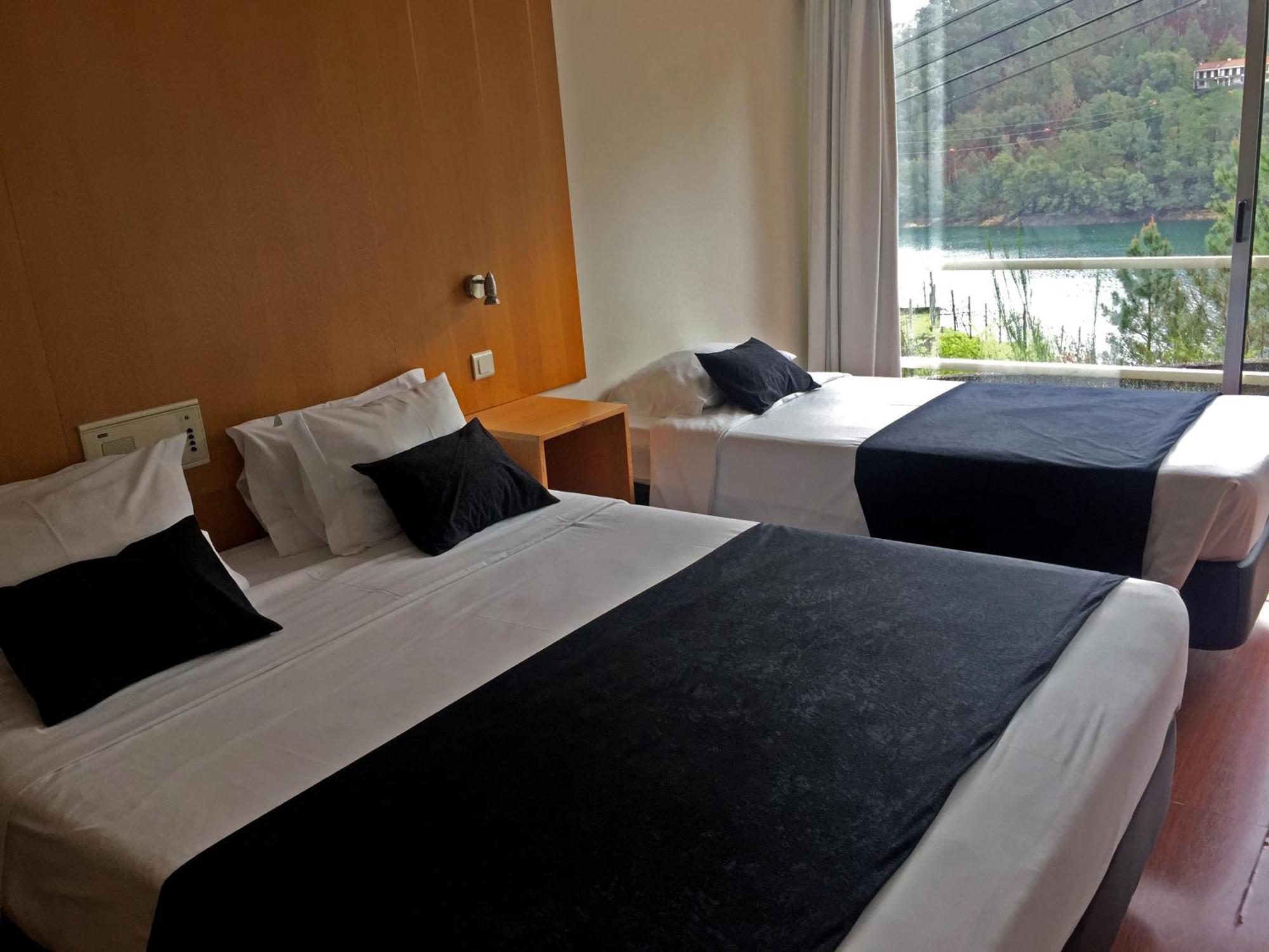 Hotel Eco Salvador Geres Exterior foto